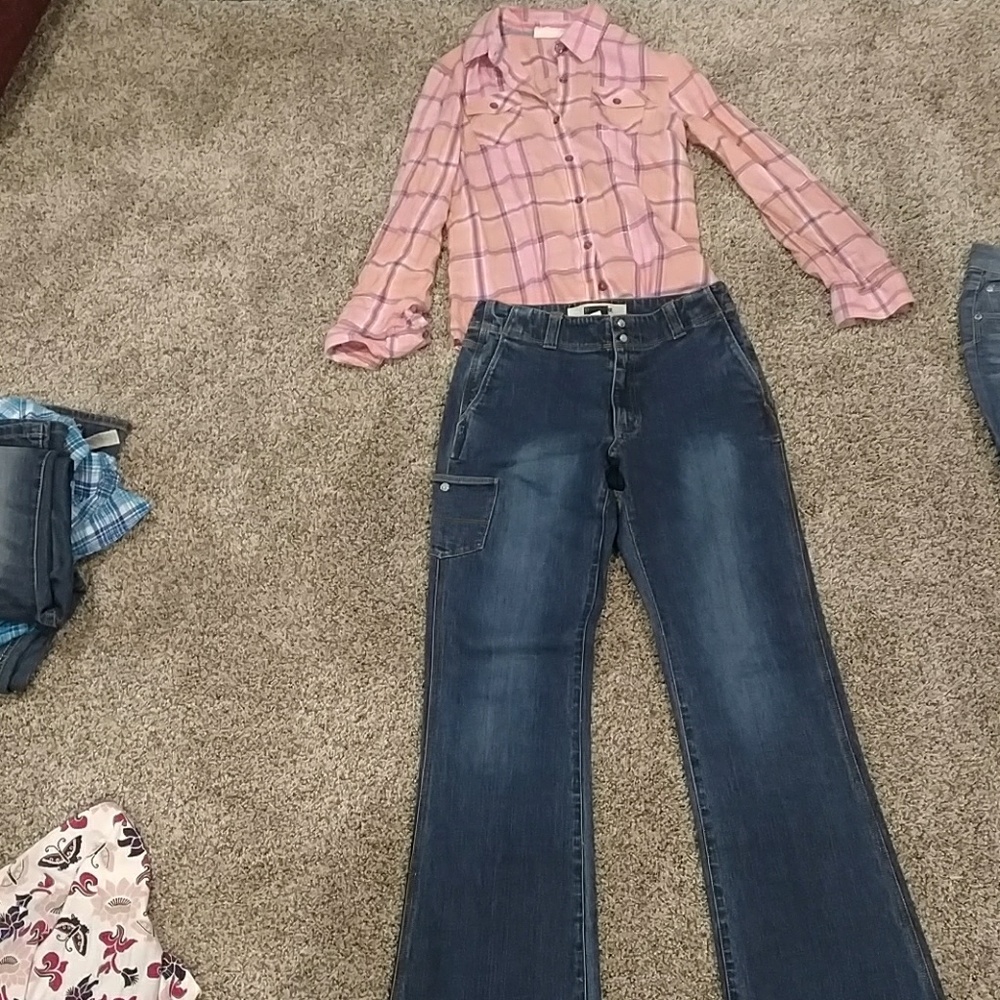 Girls size 14 Gap jeans and a cute shirt